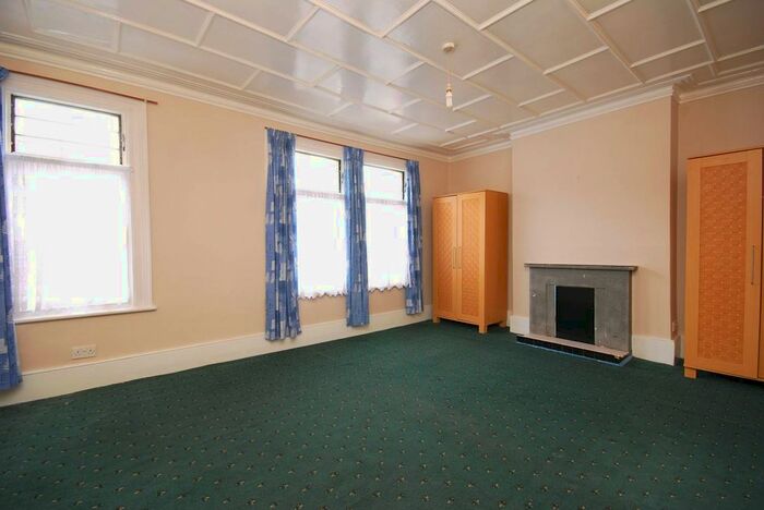 4 Bedroom Property To Rent In Whittington Road, London, Yn, Bowes Park, London, N22