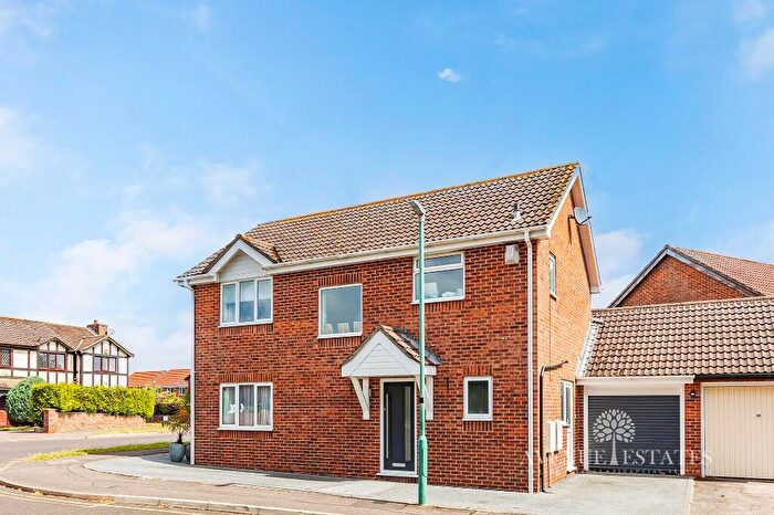 4 Bedroom Detached House For Sale In Lechlade Gardens, Bournemouth, Dorset, BH7