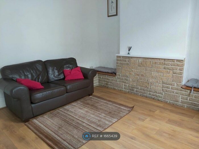 4 Bedroom Terraced House To Rent In Langdon Street, Sheffield, S11