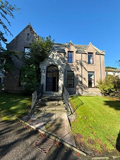 3 Bedroom Flat To Rent In Craig Park, Aberdeen, AB12