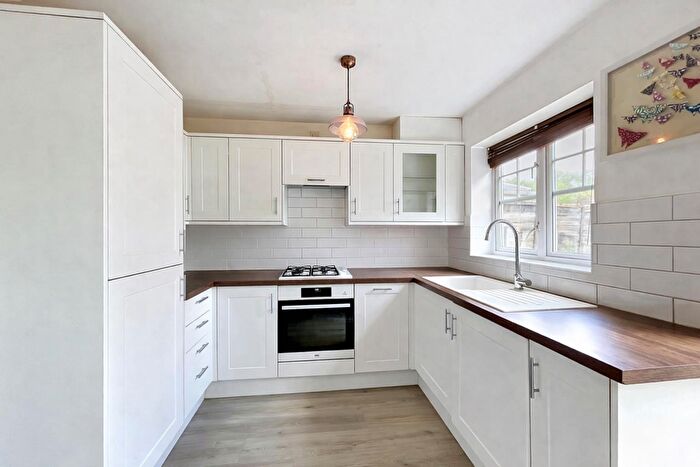 2 Bedroom Semi Detached House For Sale In Woodmill Meadow, Kenilworth, CV8