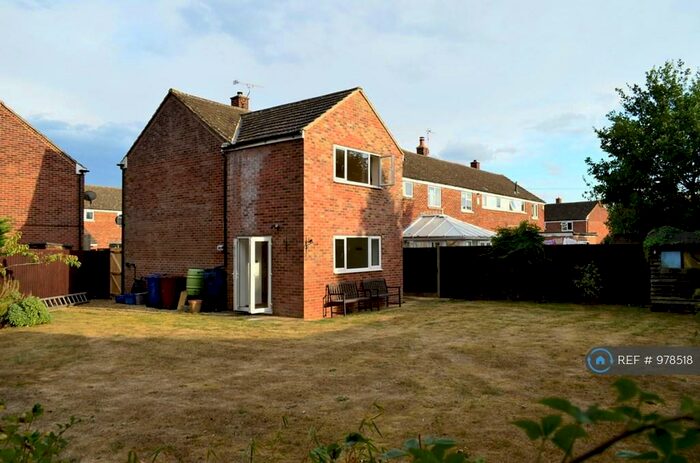 3 Bedroom End Of Terrace House To Rent In Fairhaven Road, Bicester, OX27