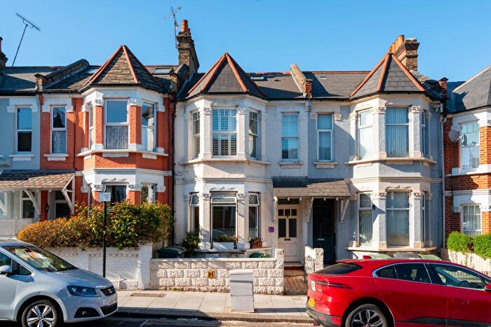 2 Bedroom Flat To Rent In Beresford Road, Crouch End, N8