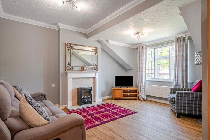 2 Bedroom Retirement Property For Sale In Central Road, Wirral, CH62