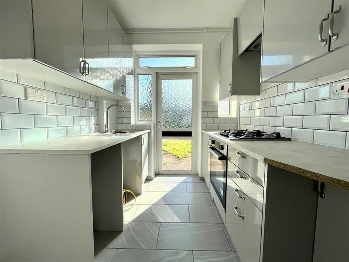 3 Bedroom Property To Rent In Southfield Road, Cheshunt, Waltham Cross, EN8