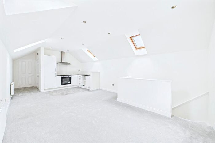 1 Bedroom Apartment For Sale In Close To Clevedon Town Centre, BS21