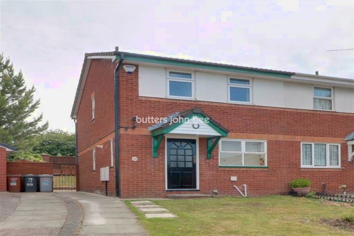 3 Bedroom Detached House To Rent In Kinloch Close, Crewe, CW1