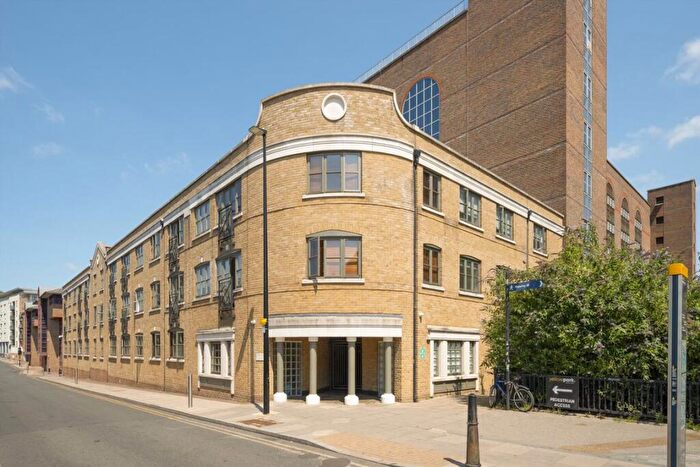 2 Bedroom Flat To Rent In Kingsley Mews, Wapping, E1W