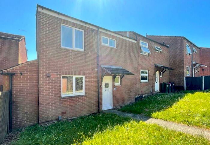 3 Bedroom House To Rent In Upper Rye Close, Whiston, Rotherham, S60