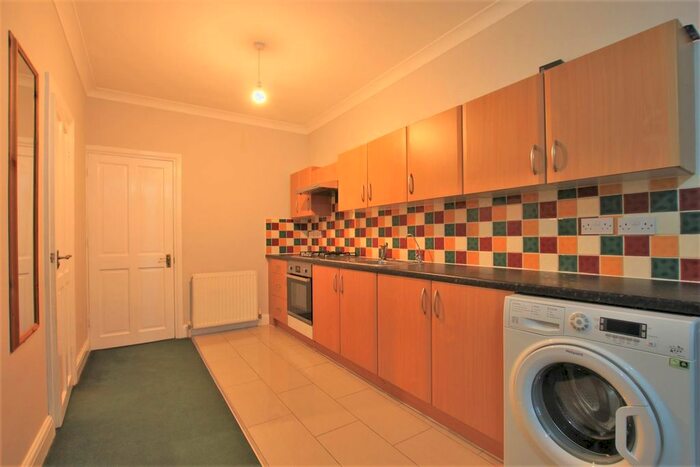 1 Bedroom Flat To Rent In Sunnycroft Road, Hounslow TW3