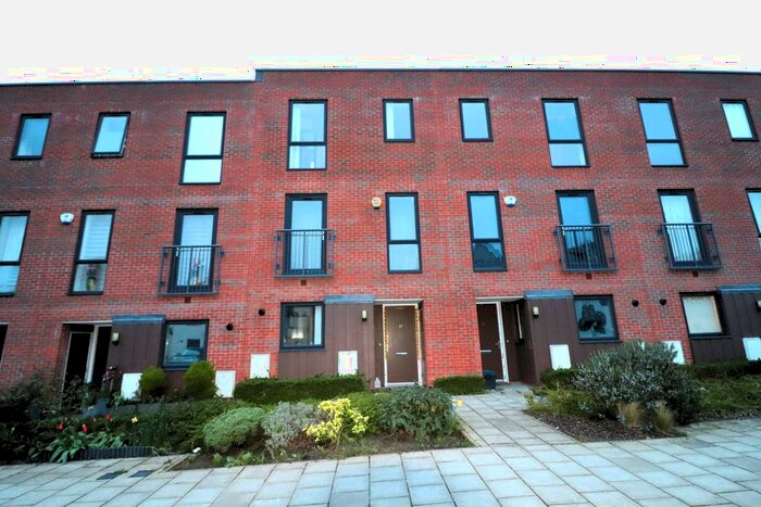 4 Bedroom Terraced House To Rent In Hughes Road, Ilford, IG6