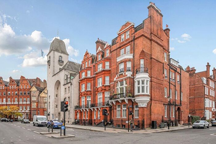 2 Bedroom Flat To Rent In Pont Street, Knightsbridge, London, SW1X