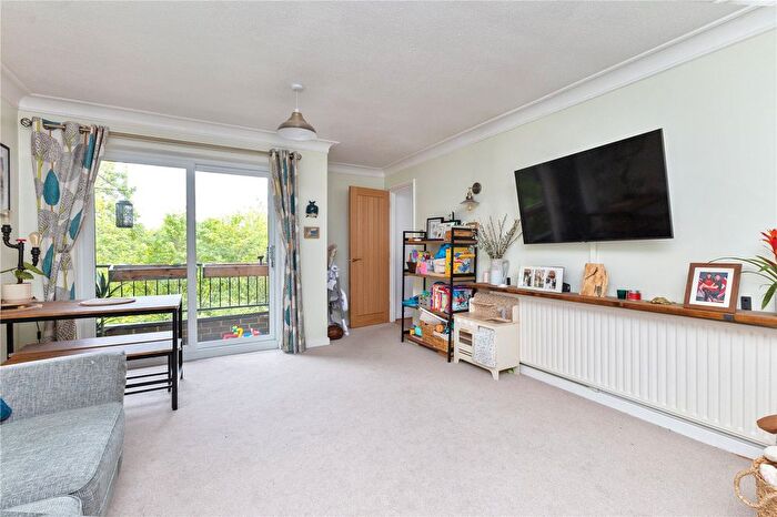 2 Bedroom Flat For Sale In Holm Court, Twycross Road, Godalming, Surrey, GU7