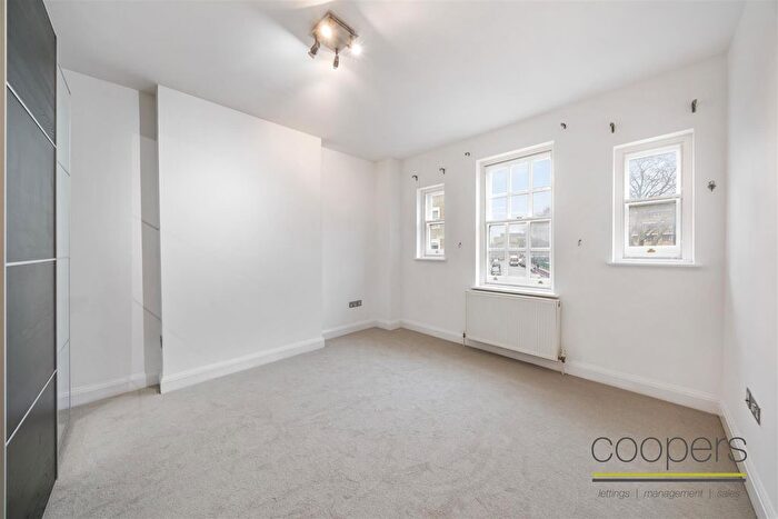 1 Bedroom Property To Rent In Stockwell Road, London, SW9