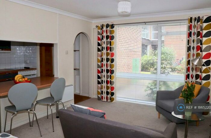 Studio To Rent In Butler Close, Oxford, OX2