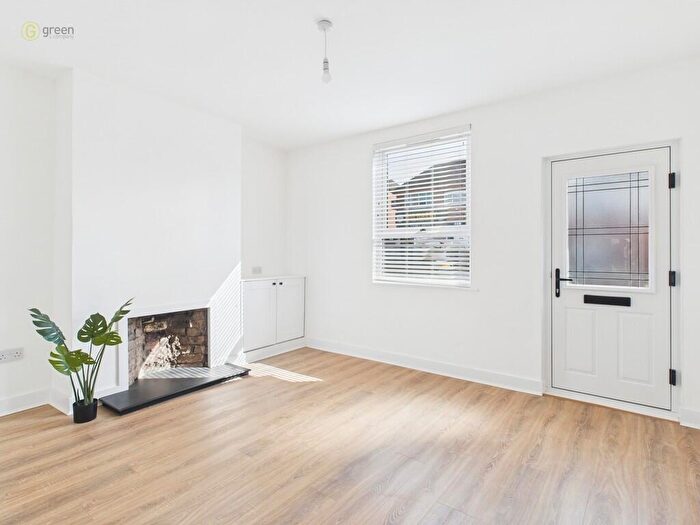 3 Bedroom End Of Terrace House For Sale In Glascote Road, Glascote, B77