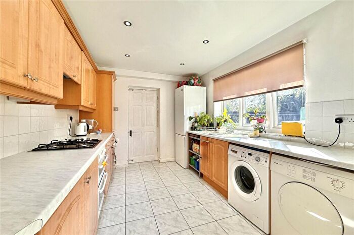 3 Bedroom Detached House For Sale In Beehive Road, Binfield, Berkshire, RG12