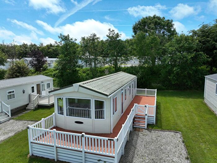 2 Bedroom Mobile/park Home For Sale In Hewas Water, St. Austell, PL26