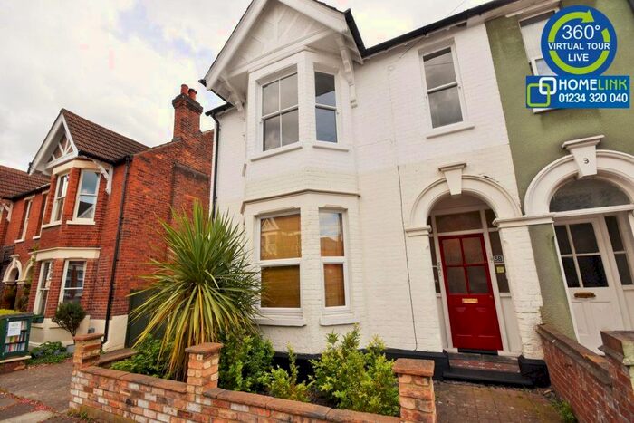 3 Bedroom Flat To Rent In Richmond Road, Bedford, MK40