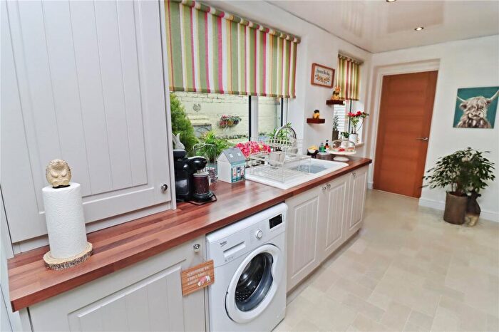 2 Bedroom Flat For Sale In Cleveland Road, Sunderland, Tyne And Wear, SR4