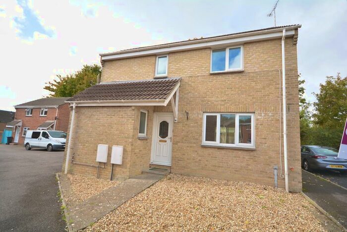 3 Bedroom House To Rent In Highgrove Close, Dorchester, DT1