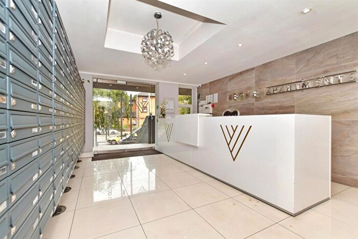 1 Bedroom Apartment For Sale In Mercury Gardens, Romford, Essex, RM1