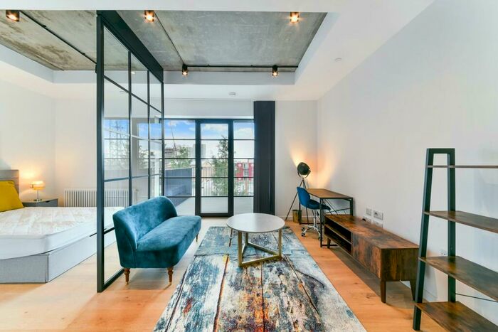 Apartment To Rent In Agar House, Goodluck Hope, London, E14