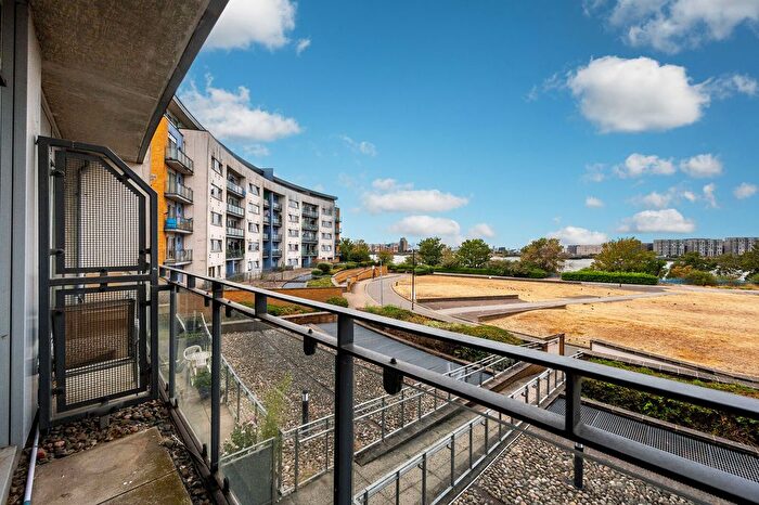 2 Bedroom Flat For Sale In Tideslea Path, Thamesmead, London, SE28