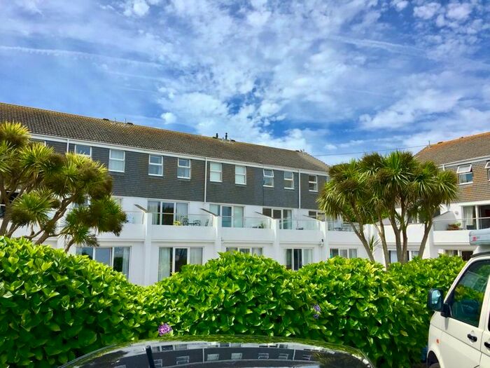 2 Bedroom Flat For Sale In Carthew, St Ives, Cornwall, TR26