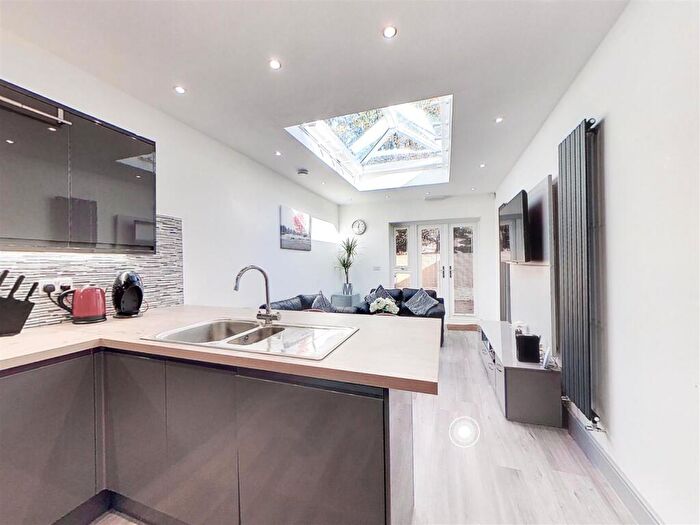 6 Bedroom House To Rent In Teignmouth Road, Birmingham, West Midlands, B29
