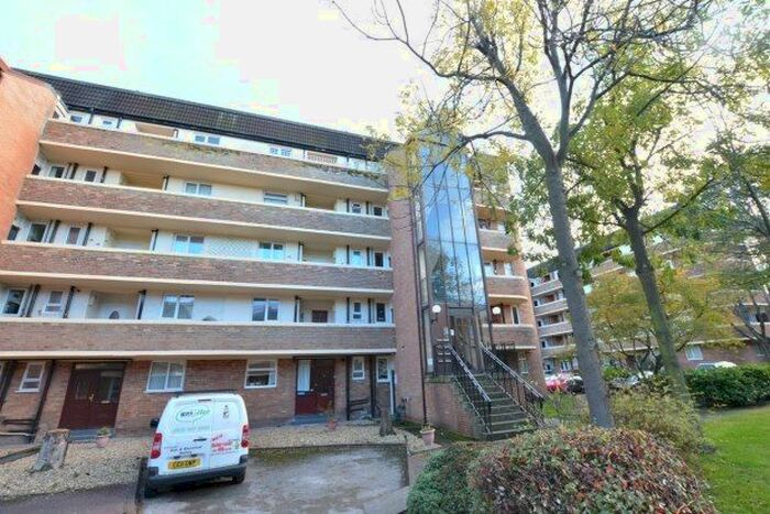 2 Bedroom Flat To Rent In Minster Court, Liverpool, L7