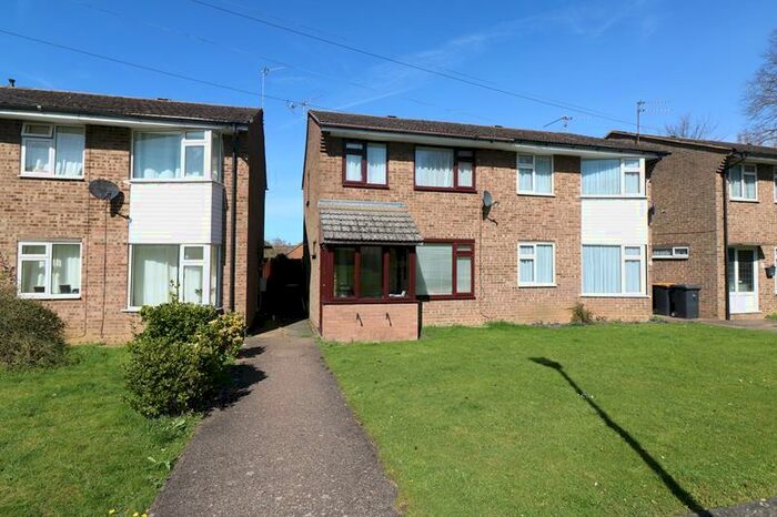 3 Bedroom Semi-Detached House To Rent In Chestnut Close, Wymington, NN10