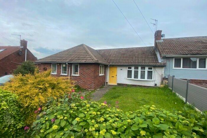 2 Bedroom Bungalow To Rent In Myrtle Grove, Chesterfield, S43