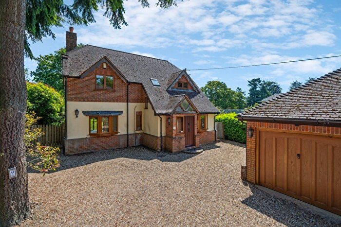 3 Bedroom Detached House To Rent In Framewood Road, Wexham, Slough, SL2