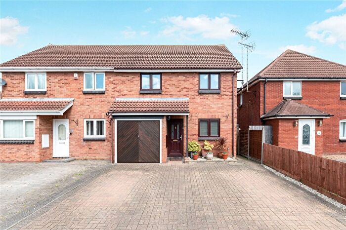 4 Bedroom Semi Detached House For Sale In Langford Grove, Basildon, Essex, SS13