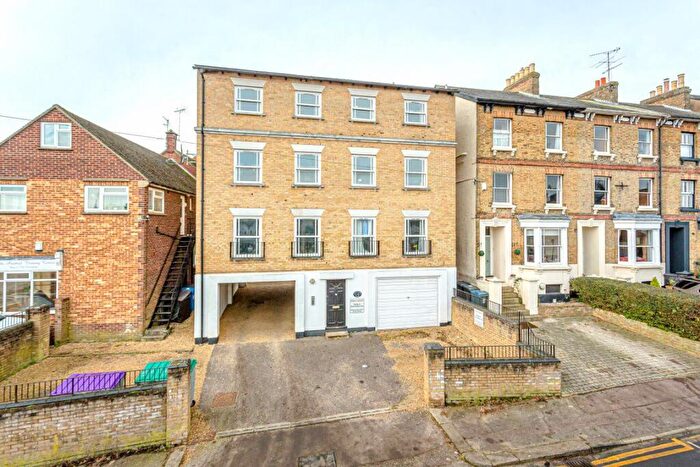 2 Bedroom Apartment To Rent In Sherwood Court, Portland Road, Bishop`s Stortford, CM23