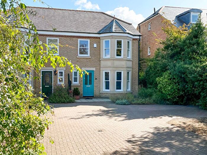 4 Bedroom Semi-Detached House For Sale In Cambridge Road, Great Shelford, Cambridge, CB22