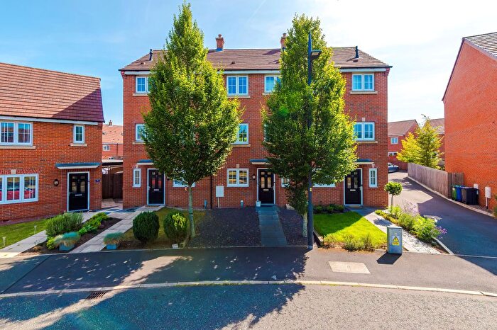 4 Bedroom Town House For Sale In Butts Green, Warrington, WA5