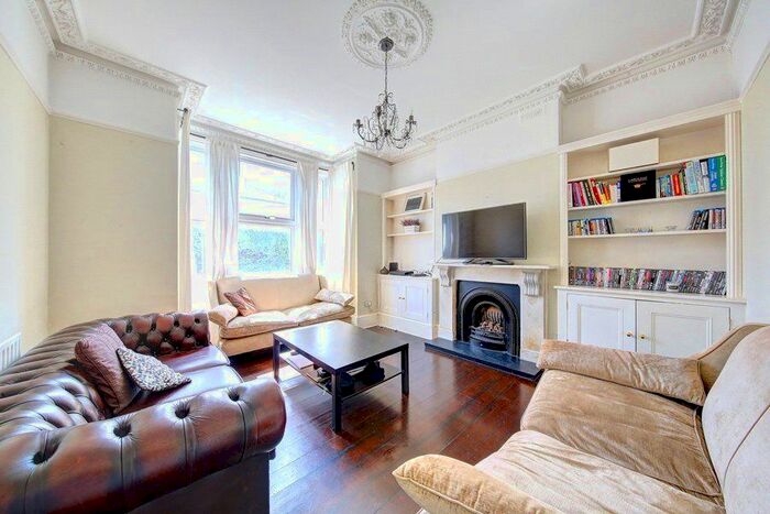 4 Bedroom Semi-Detached House To Rent In Sistova Road, London, SW12