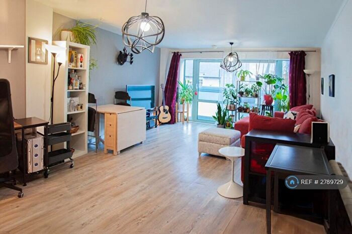 2 Bedroom Flat To Rent In Theatre Building, London, E3