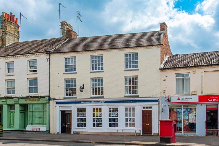 2 Bedroom Flat To Rent In High Street, Thrapston, Kettering, NN14