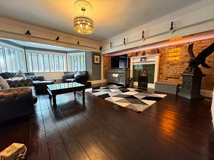 3 Bedroom Flat To Rent In Talbot Avenue, Bournemouth, BH3