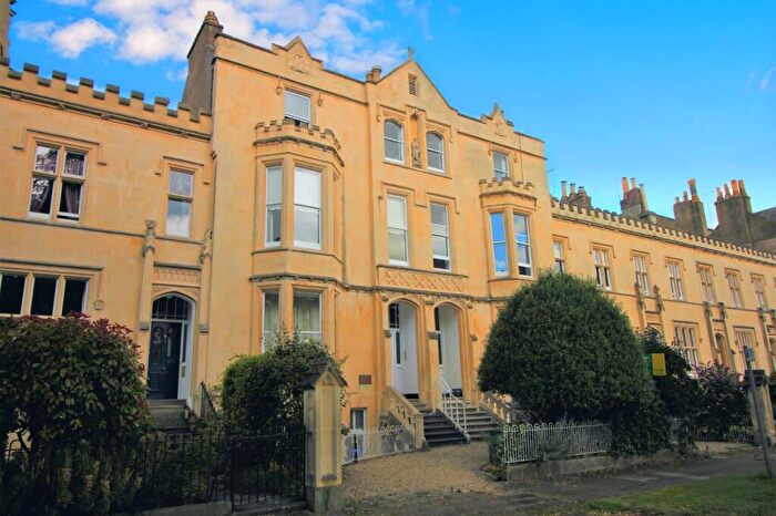 2 Bedroom Apartment For Sale In Wellington Square, Cheltenham, Gloucestershire, GL50