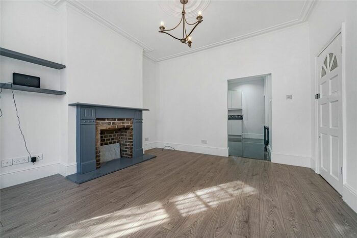 2 Bedroom Flat To Rent In Devonshire Road, London, N13
