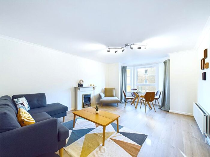 2 Bedroom Flat To Rent In Dicksonfield, Leith, Edinburgh, EH7