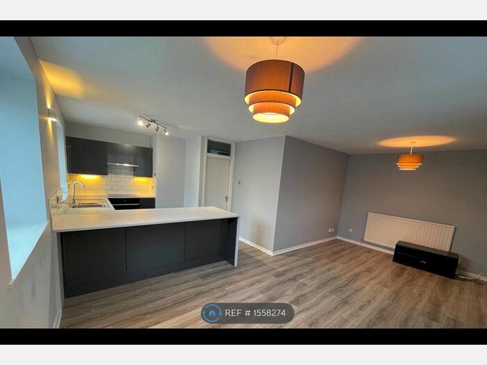 2 Bedroom Flat To Rent In Egerton Court, Worsley, Manchester, M28