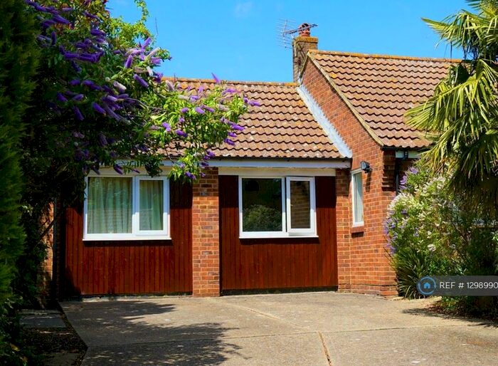 2 Bedroom Semi-Detached House To Rent In Glen Iris Close, Canterbury, CT2