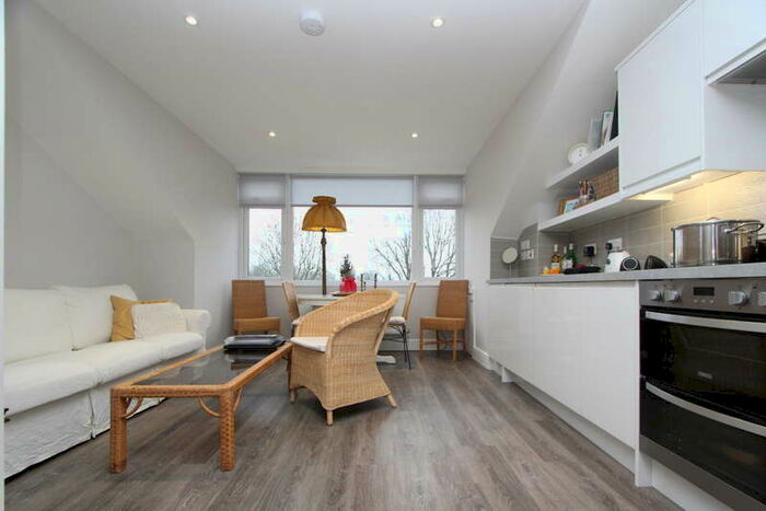2 Bedroom Flat To Rent In Dukes Avenue, Muswell Hill, N10