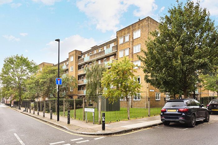3 Bedroom Flat For Sale In Middleton Street, Bethnal Green, E2