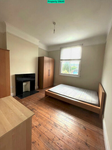 4 Bedroom Apartment To Rent In New Cross Road, London, SE14